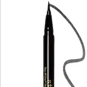 Stila stay all day waterproof liquid eyeliner